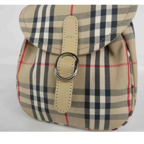 Burberry - Picture 2 of 16